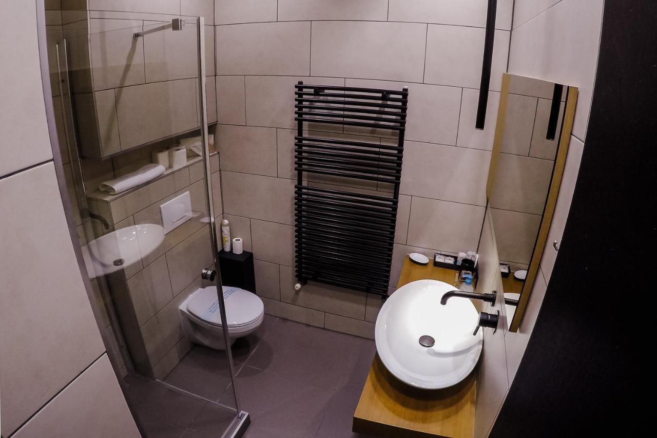 Sohaz Panzio Es Apartmanhaz Сольнок Экстерьер фото