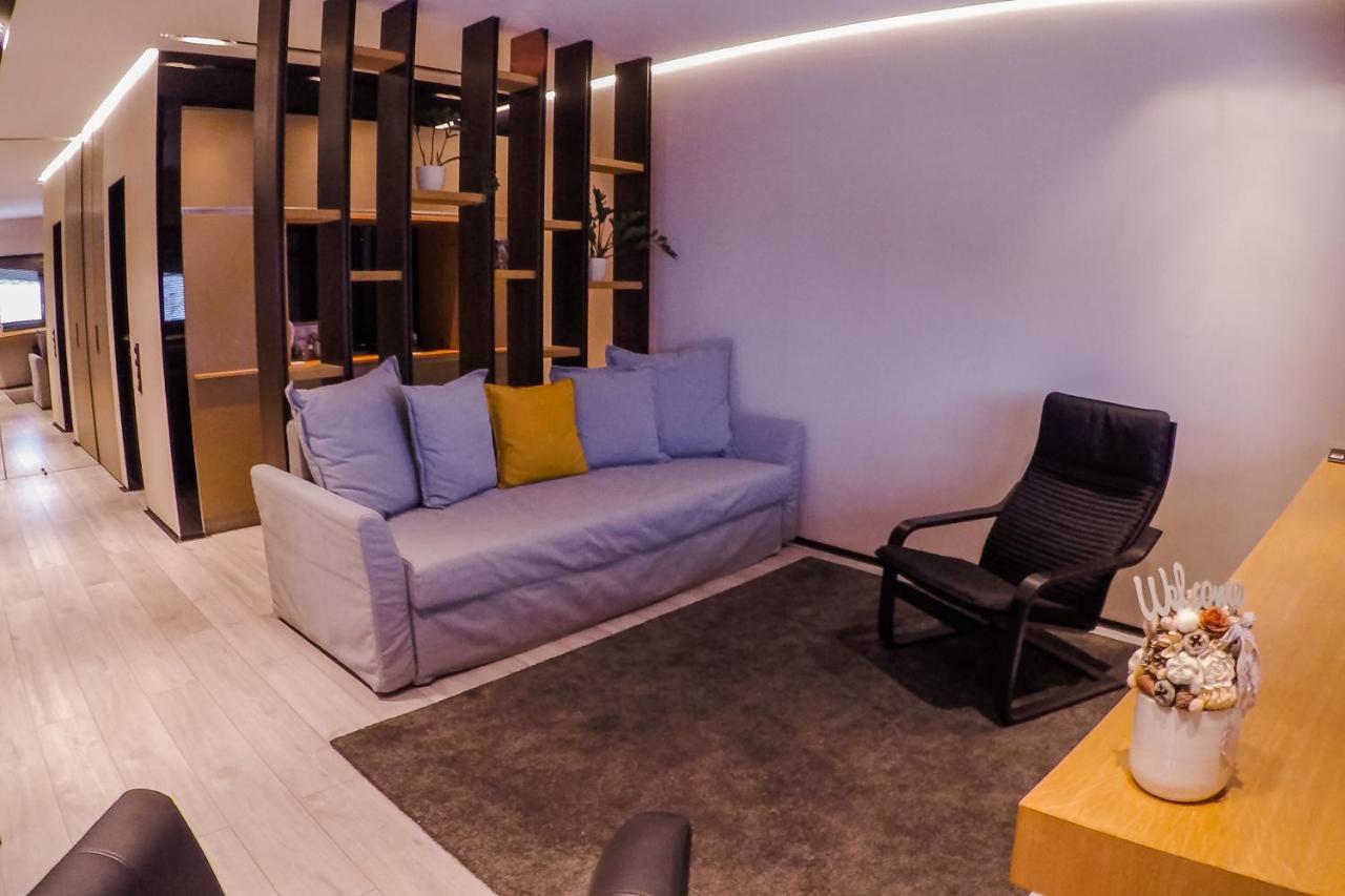 Sohaz Panzio Es Apartmanhaz Сольнок Экстерьер фото